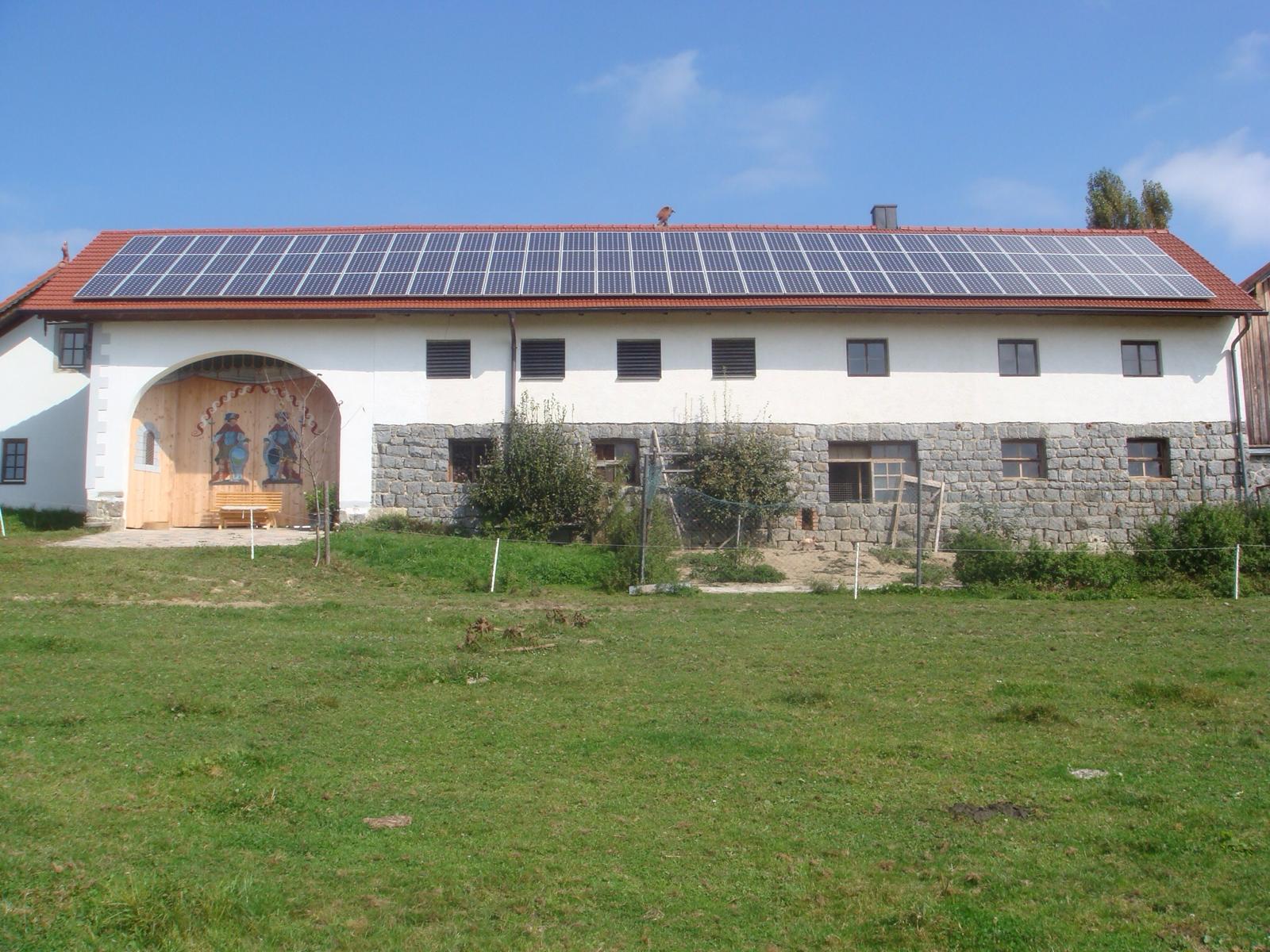 Photovoltaikanlage an einem Wohnhaus